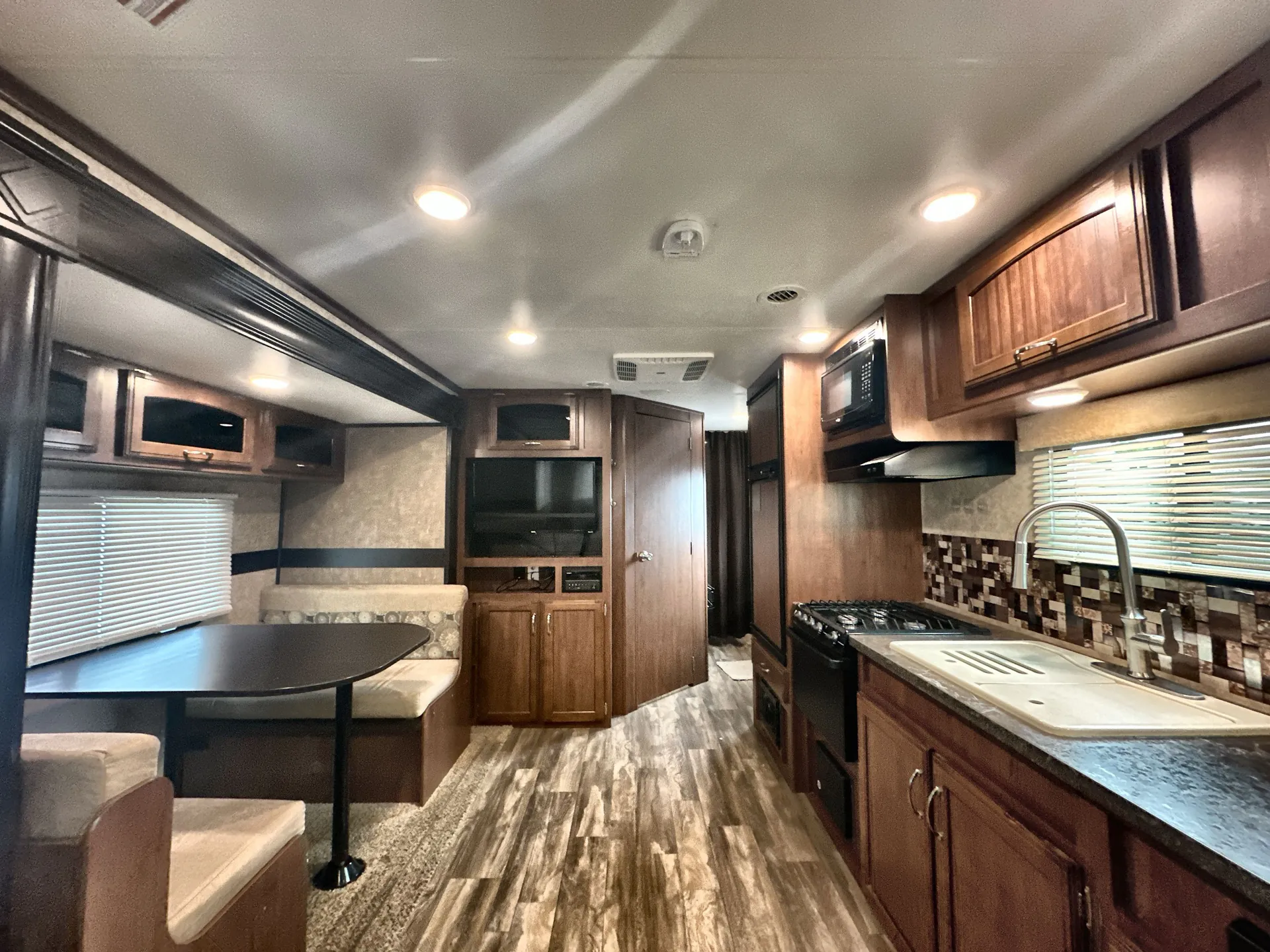 2017 Jayco Jay Feather 23RLSW — living area main