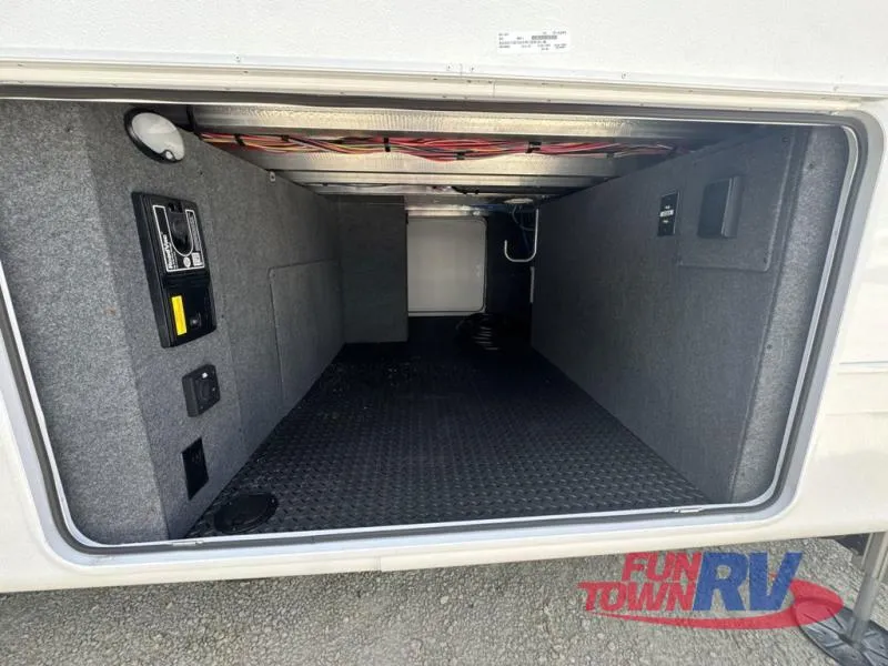 2026 Jayco North Point 381CKRE - Photo 4
