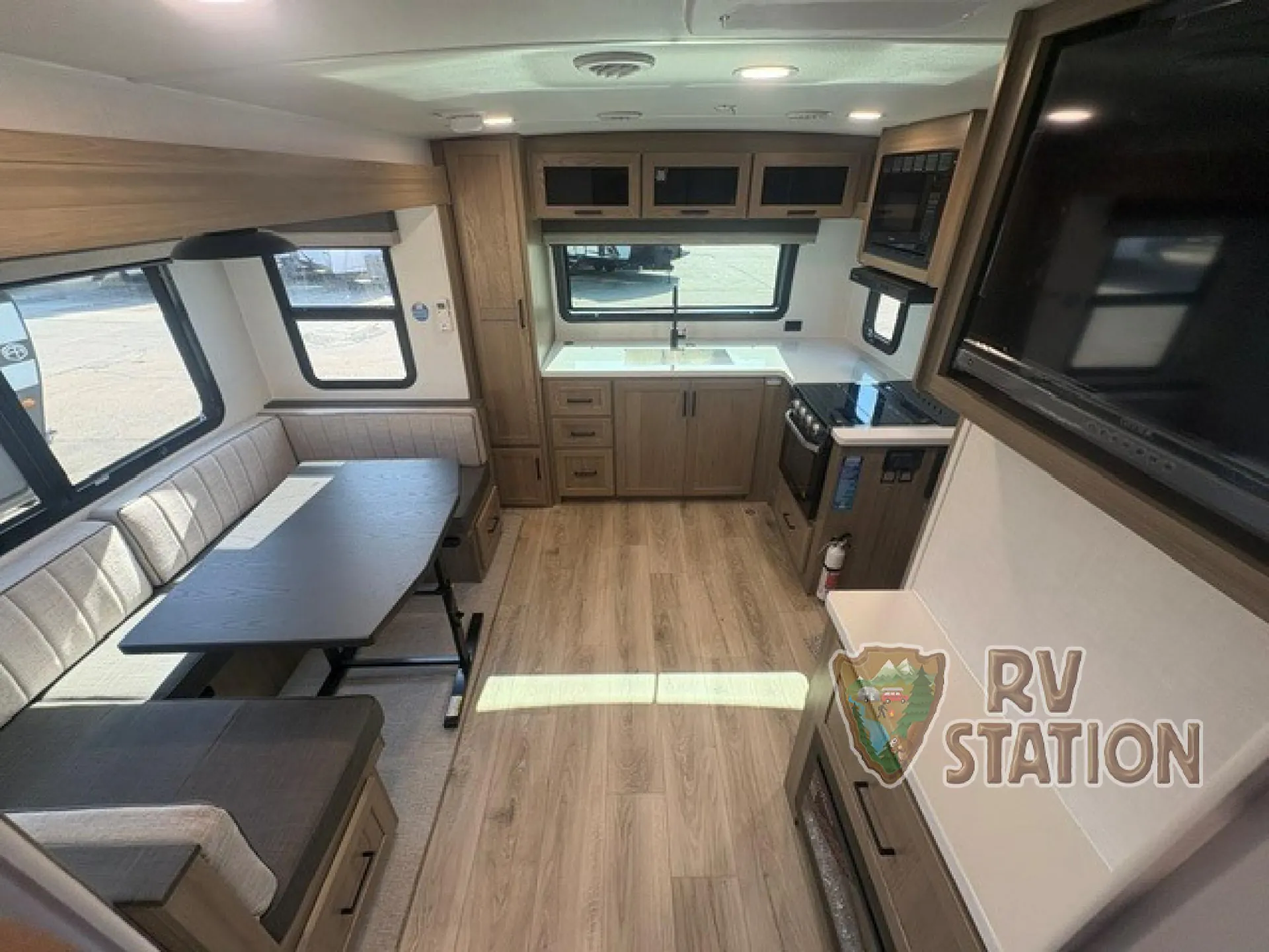 2027 Forest River Rockwood Mini Lite 2506FK — Photo 5