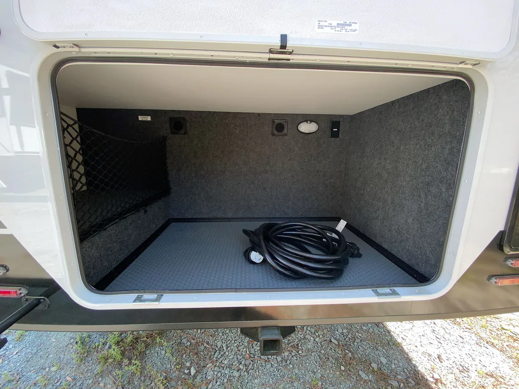 2026 Brinkley Model I 294, Photos photo 5
