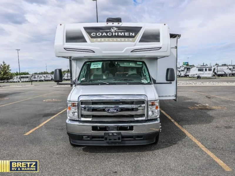 2026 Coachmen Freelander 26DS - Photo 3