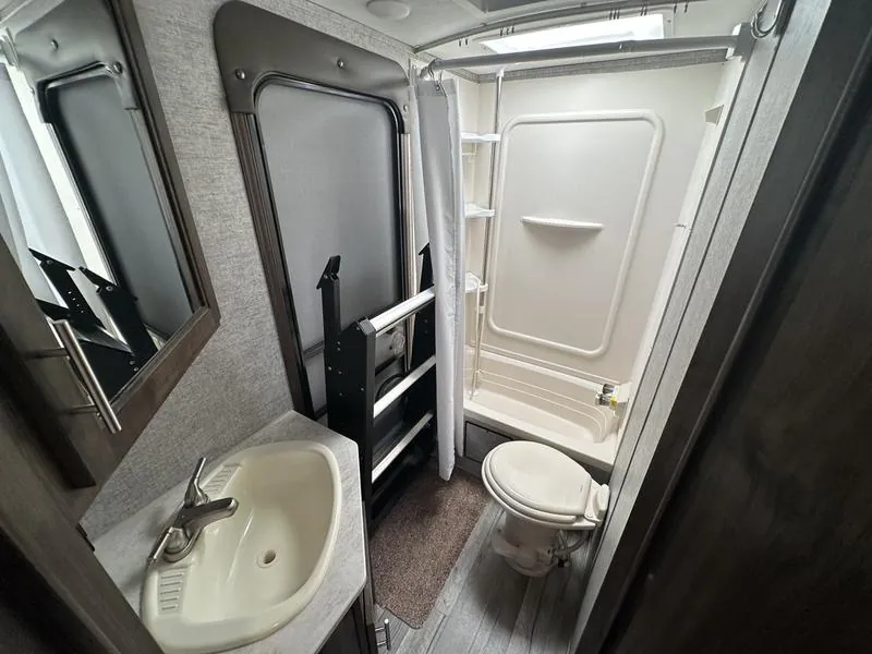 2019 Forest River Cherokee Alpha Wolf 26DBH-L, Photos photo 25