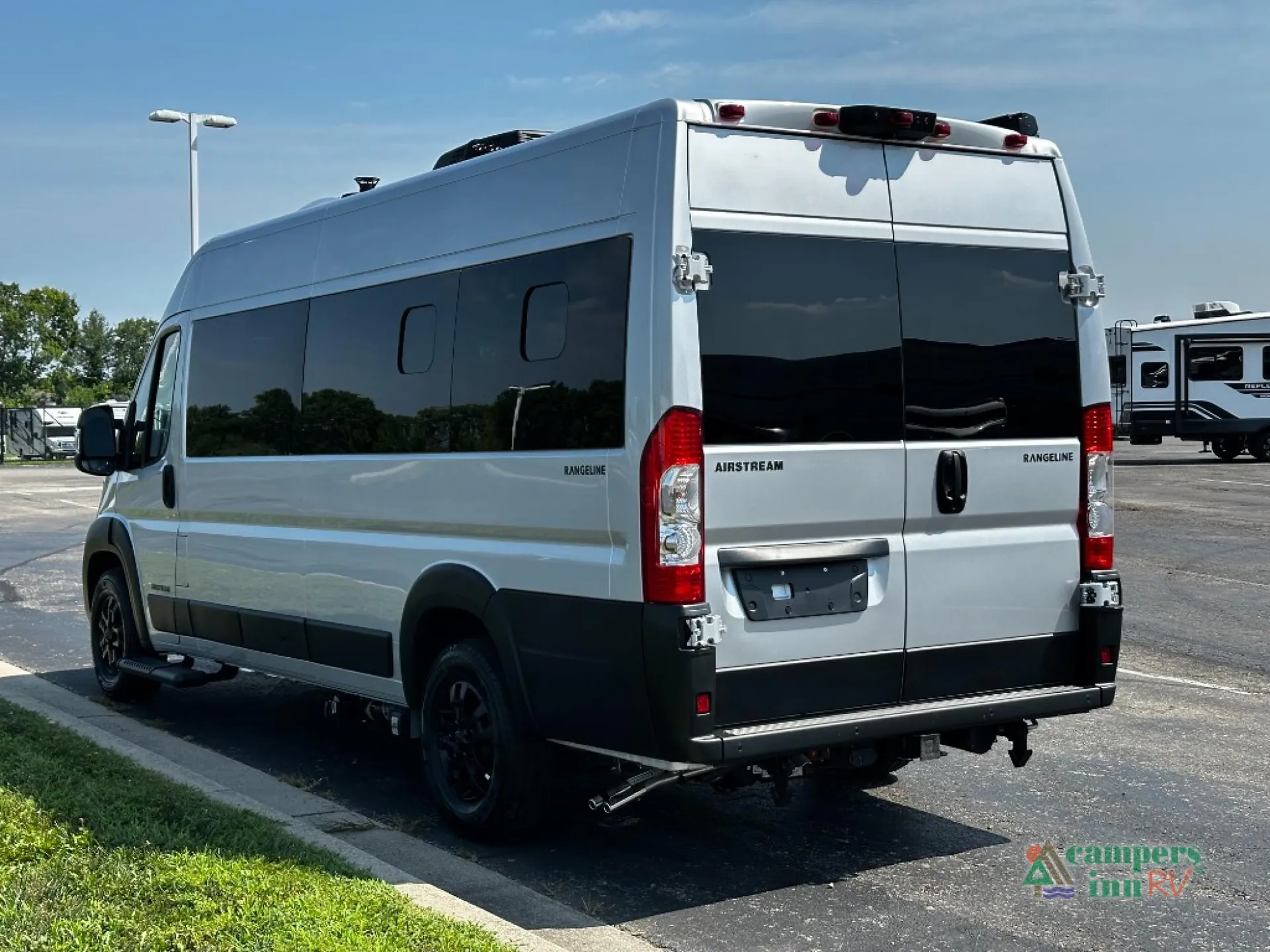 2027 Airstream Rangeline 21PL - Photo 3