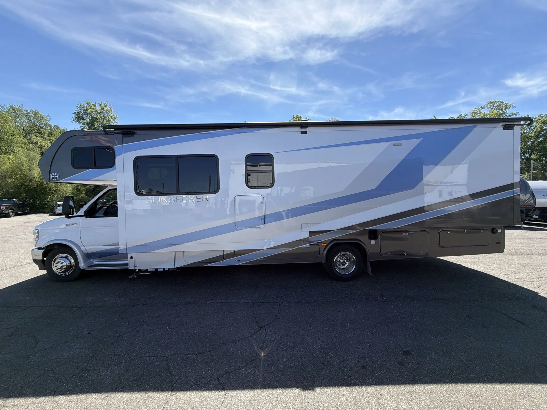 2027 Forest River Sunseeker 3050S — off campside