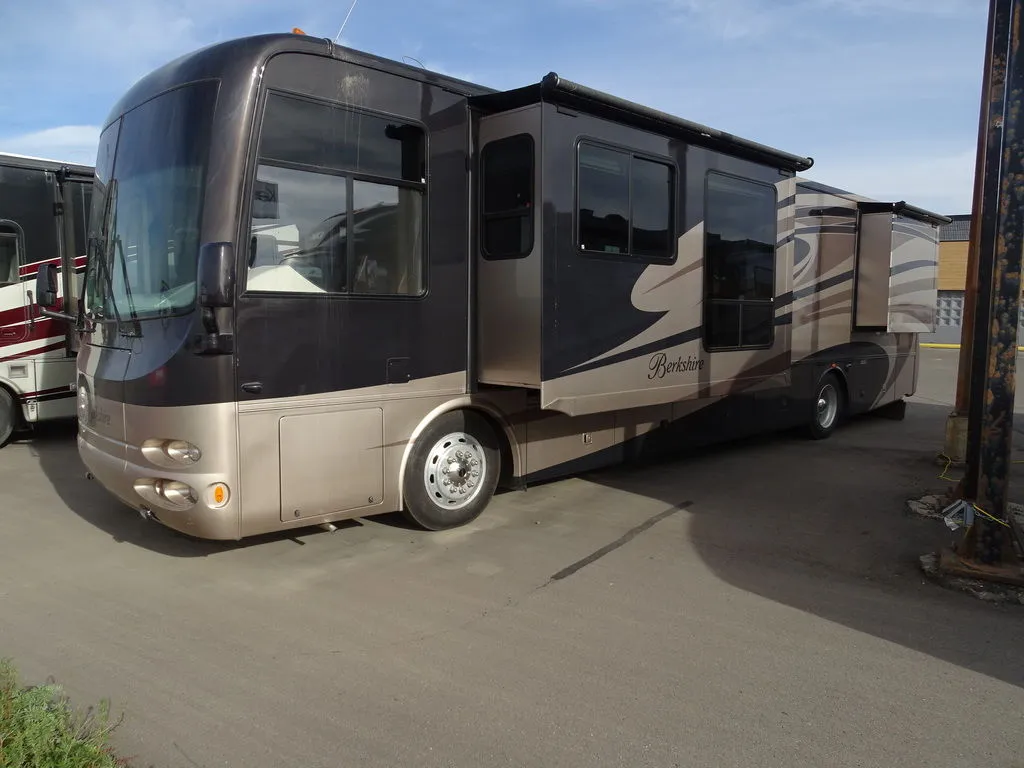 2008 Forest River Berkshire 390 - Photo 2