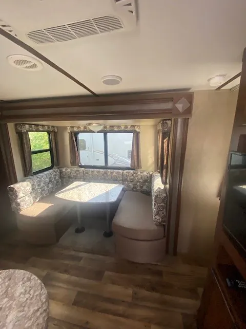 2017 Keystone Outback Ultra-Lite 220URB - Photo 4