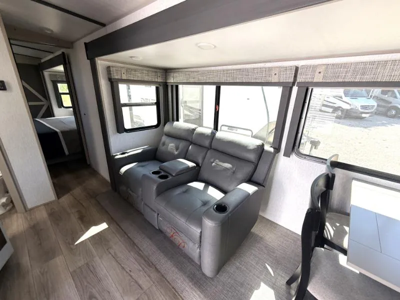 2024 Forest River Salem Hemisphere 270FKS — Photo 7