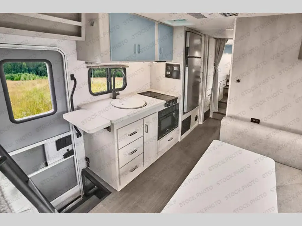 2027 Winnebago Sunflyer 24GG - Photo 4