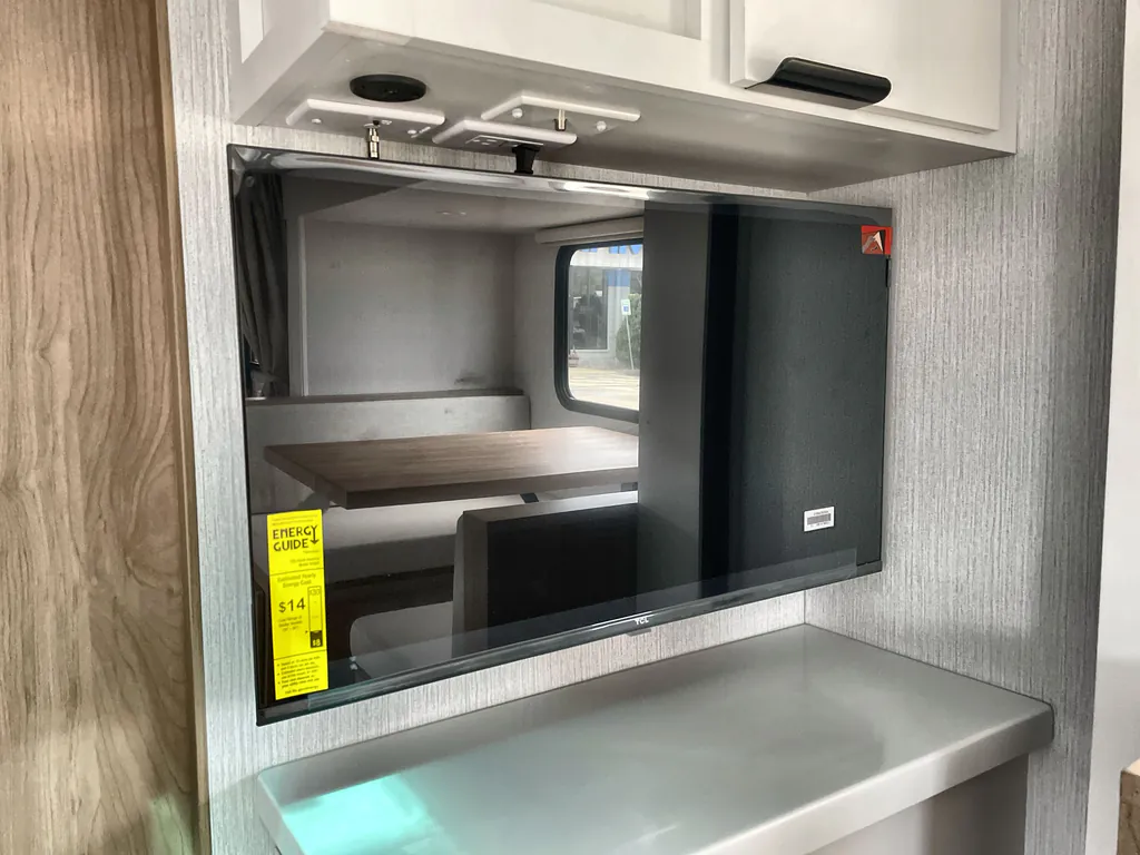 2027 Winnebago Micro Minnie 2108DS, Photos photo 14