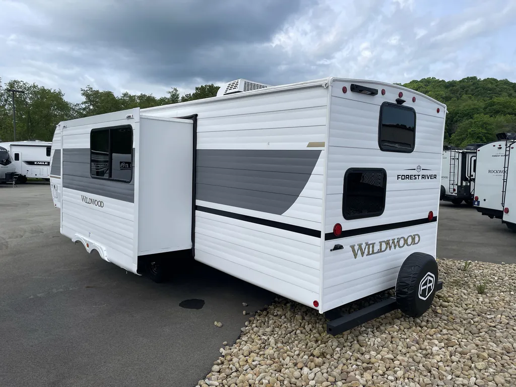 2026 Forest River Wildwood 300ICE, Photos photo 7
