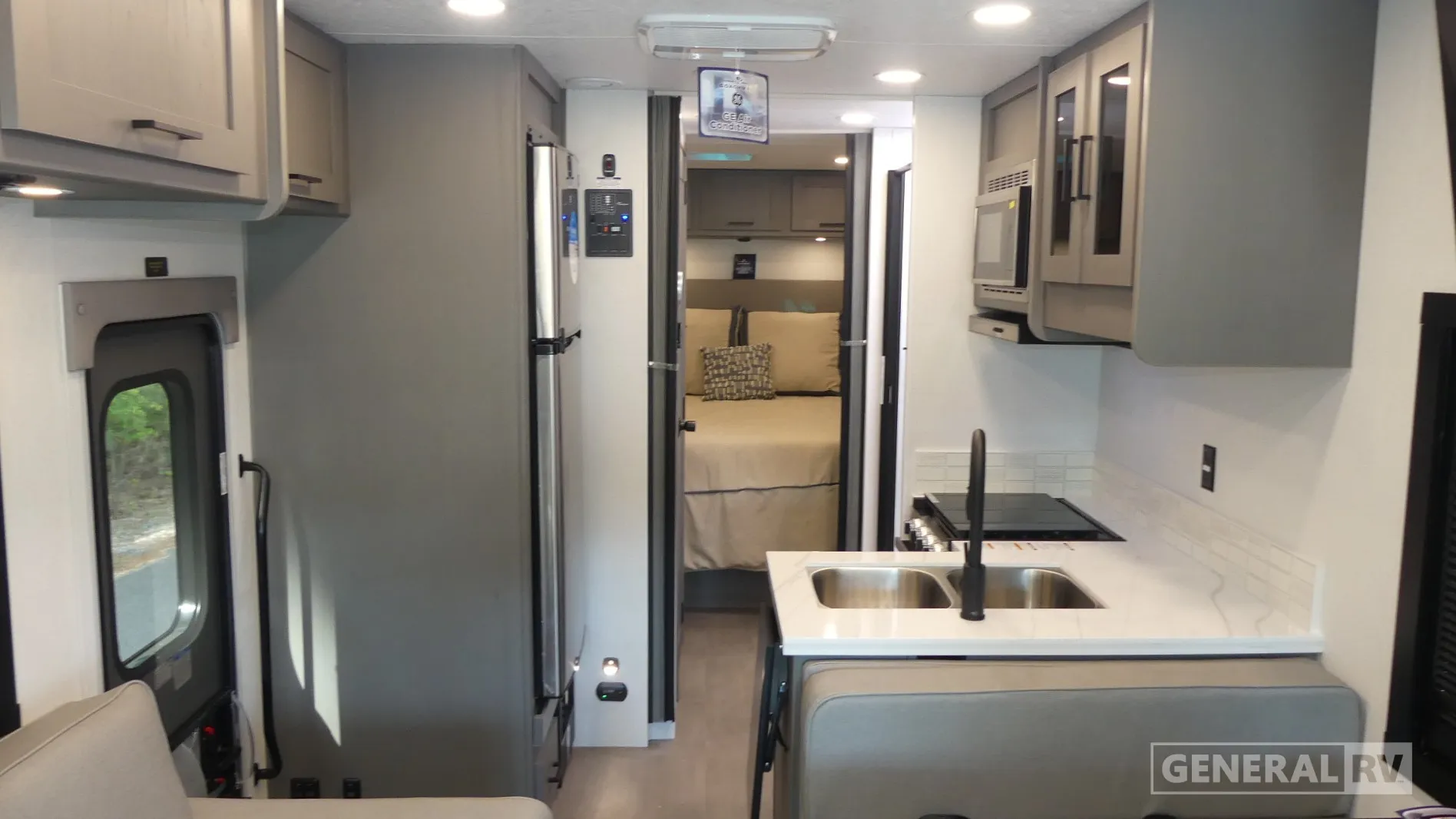 2026 Coachmen Encore SE 27XPS - Photo 3