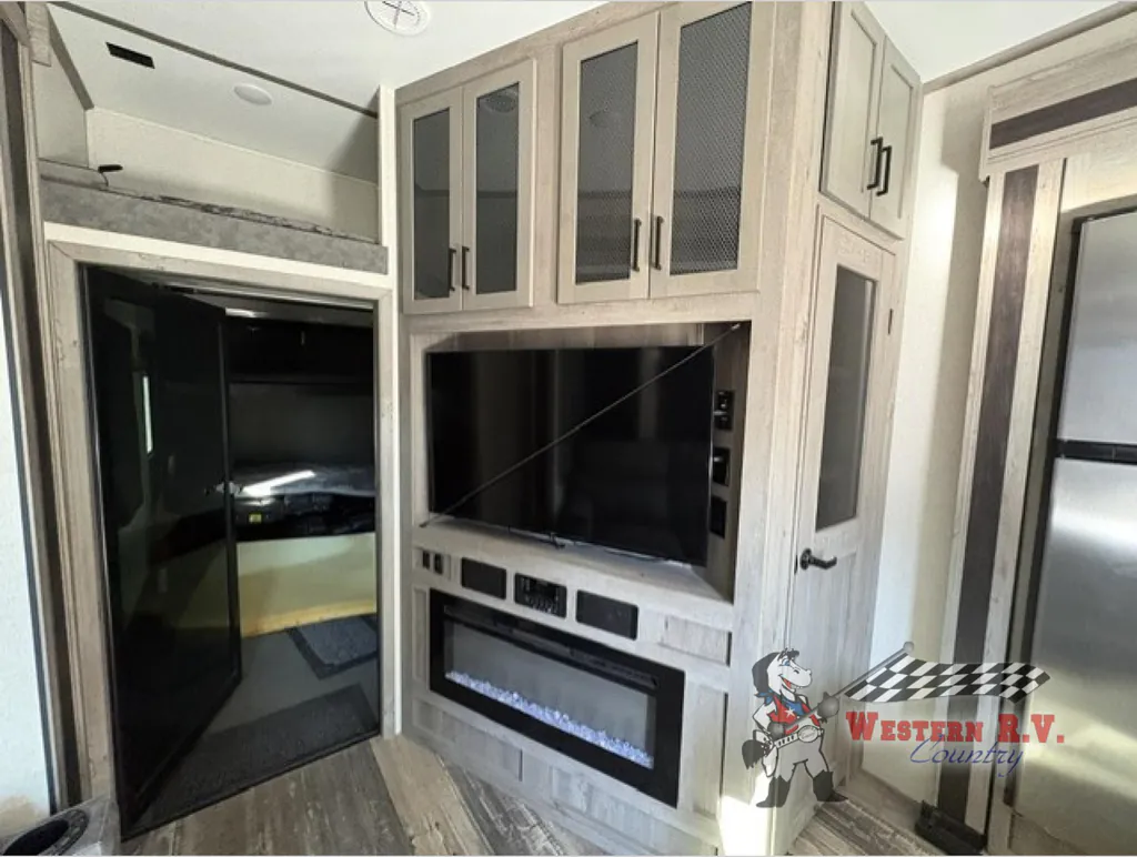 2021 Keystone Raptor 415, Photos photo 17