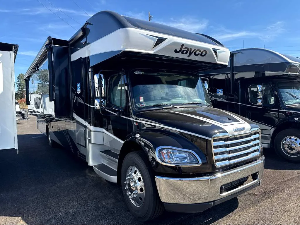 2026 Jayco Seneca 37M - Photo 2