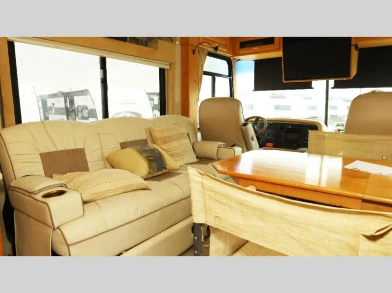 2003 Safari TREK WORKHORSE Used    2610 - Photo 2