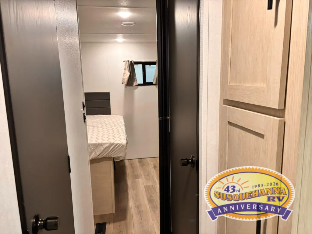 2026 Shasta RVs i-5 Edition 532BEDS, Photos photo 11