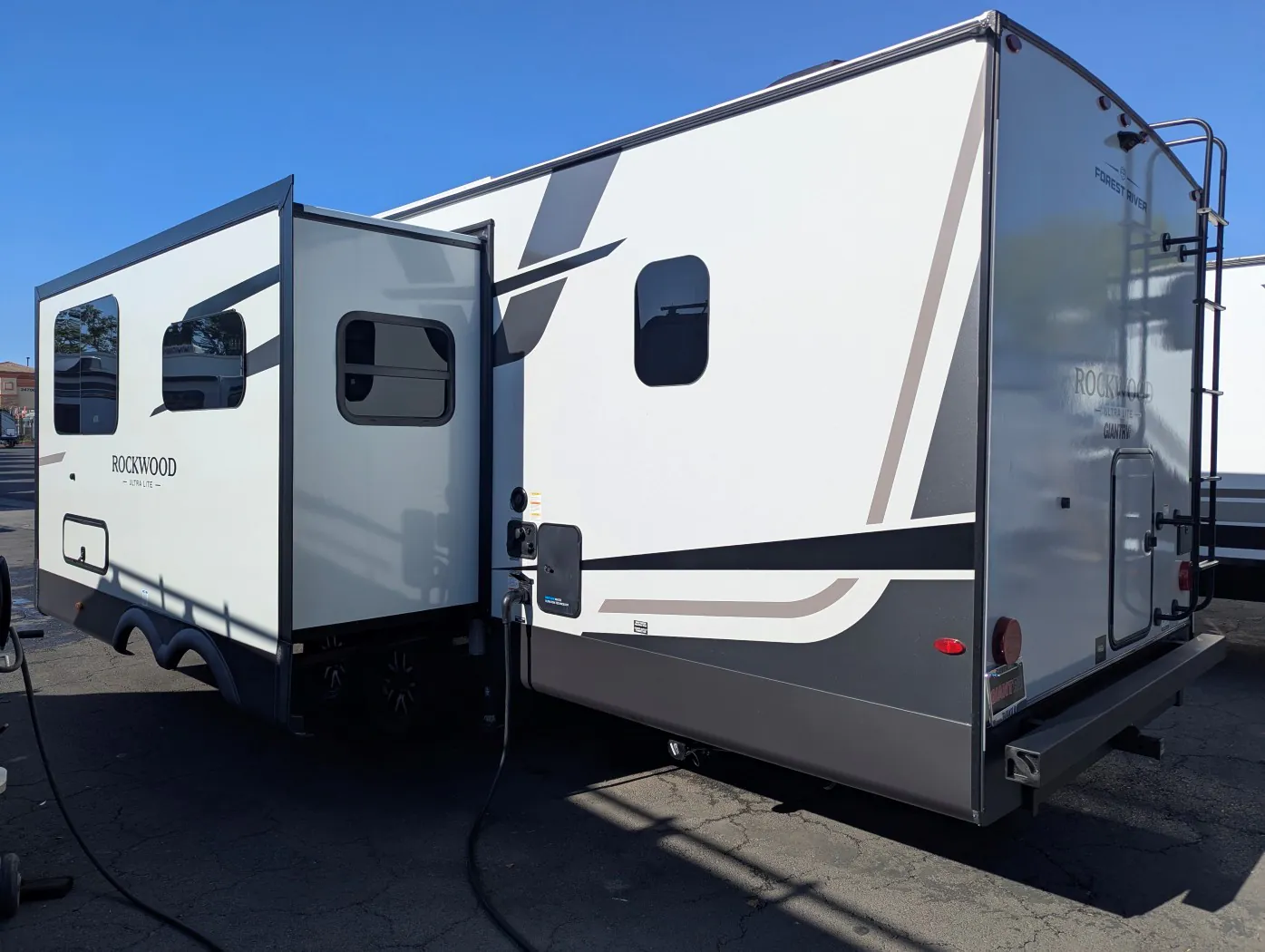 2027 Forest River Rockwood Ultra Lite 2706BH — Photo 6
