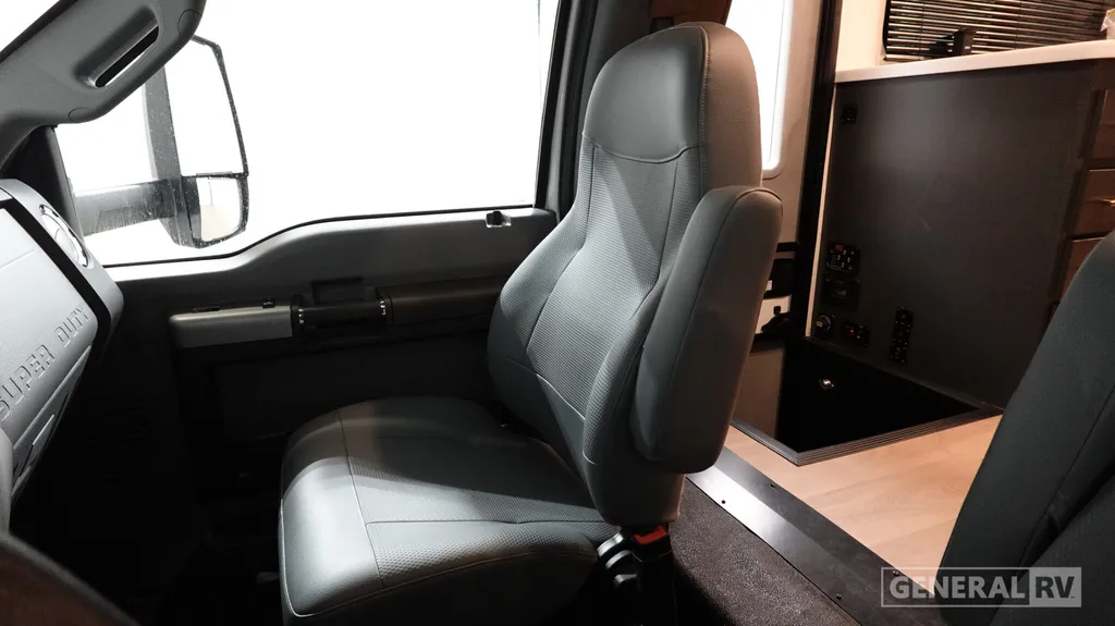 2027 NeXus RV Maximus 34MX, Photos photo 11