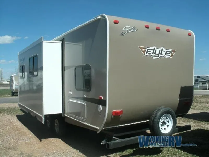 2017 Shasta RVs Flyte 265DB - Photo 3