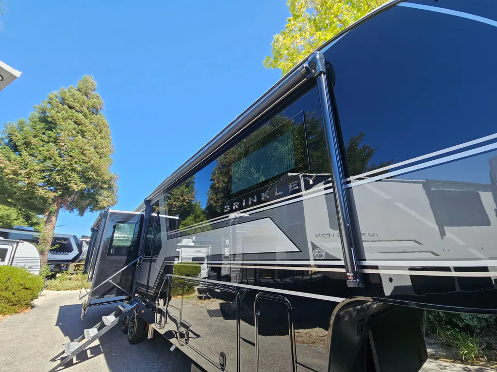 2026 Brinkley Model Z 3600, Photos photo 55