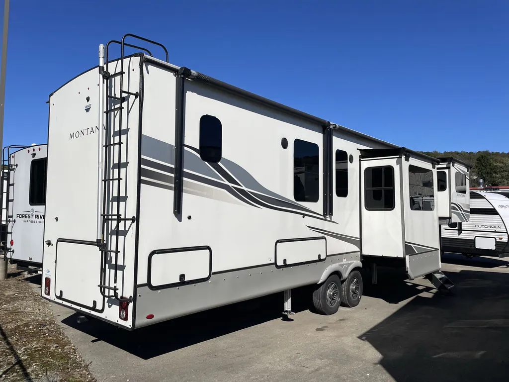 2022 Keystone Montana 3763BP, Photos photo 4