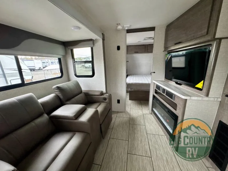 2025 Lance Squire SQ26 - Photo 4