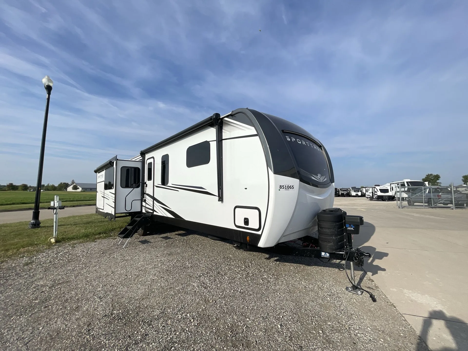 2026 Venture RV SPORTTREK TOURING EDITION 343VIK - Photo 2