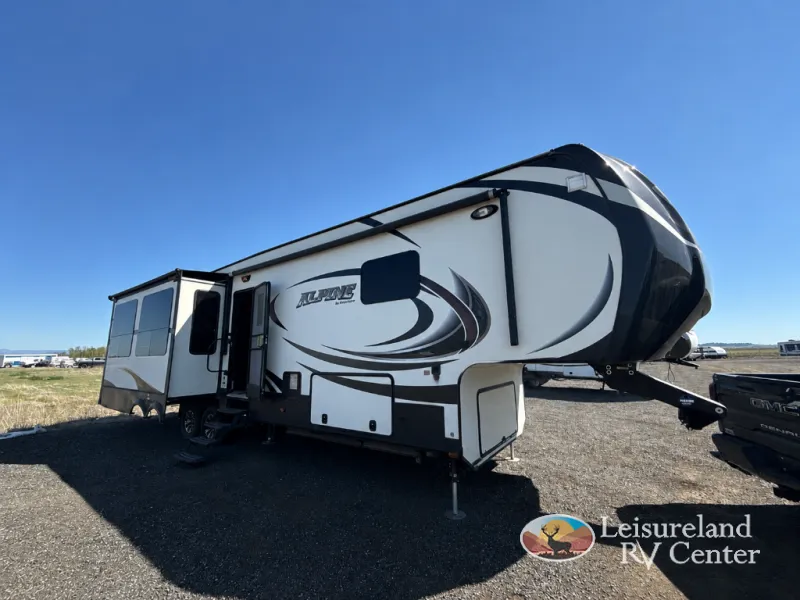2015 Keystone RV Alpine 3555RL - Photo 2