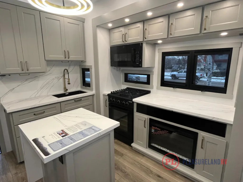 2026 Brinkley Model G 3520, Photos photo 17