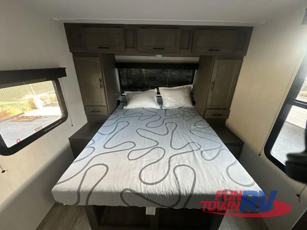2025 Forest River Cherokee Alpha Wolf 33BH, Photos photo 20