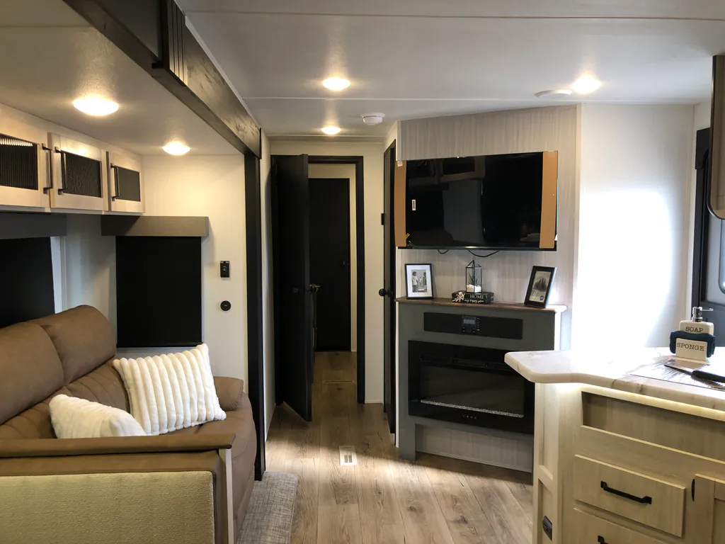 2027 Forest River Puma 32BHQS, Photos photo 14