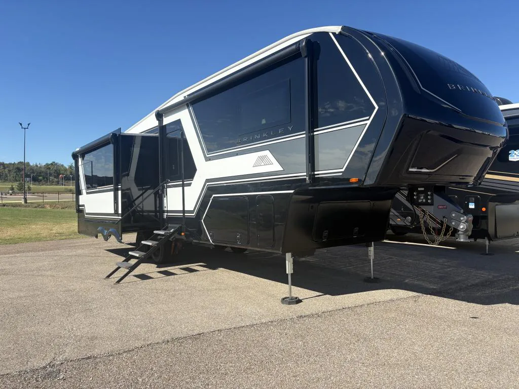 2026 Brinkley Model Z 3100, Photos photo 3