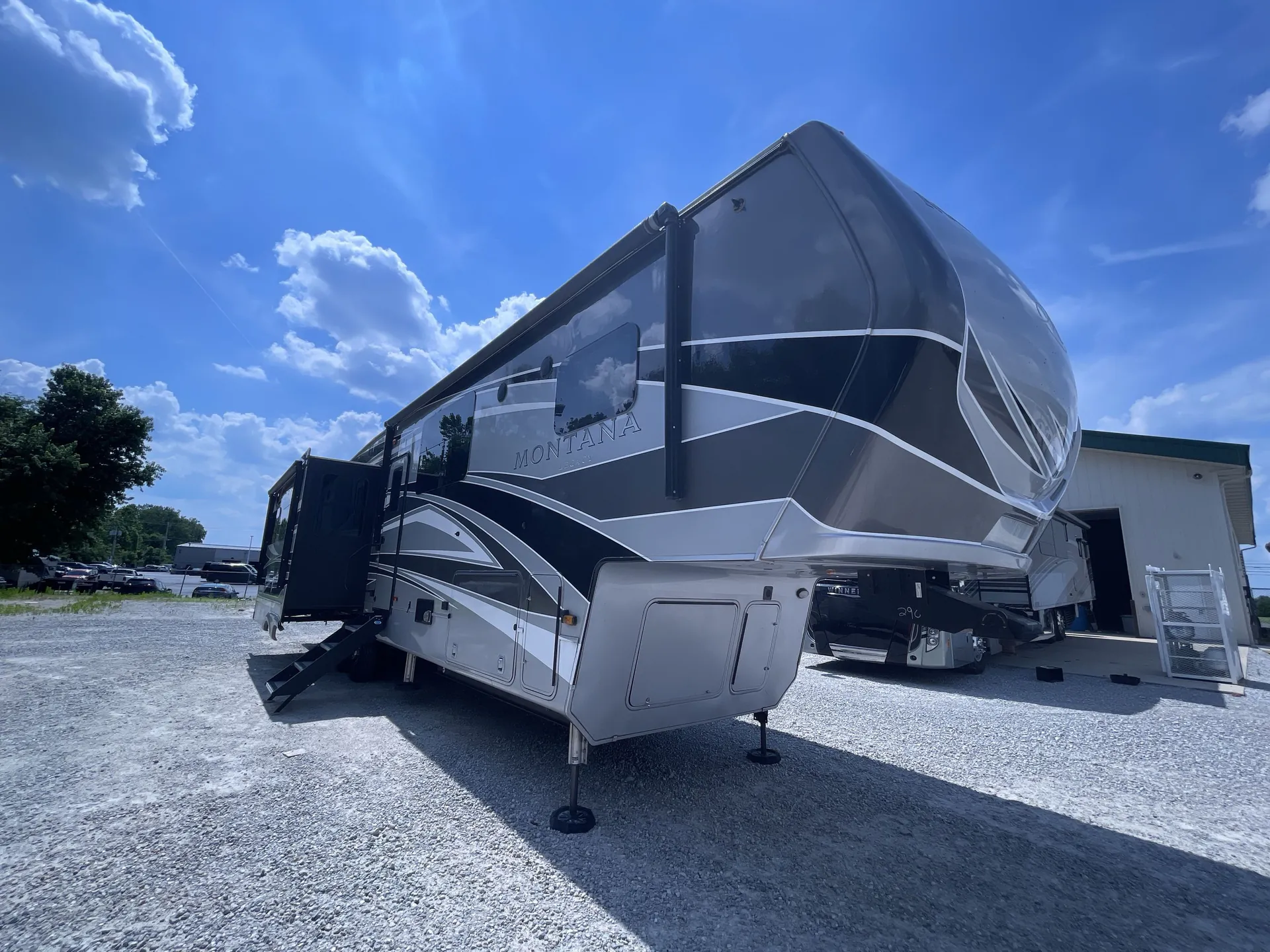 2022 Keystone Montana 3813MS