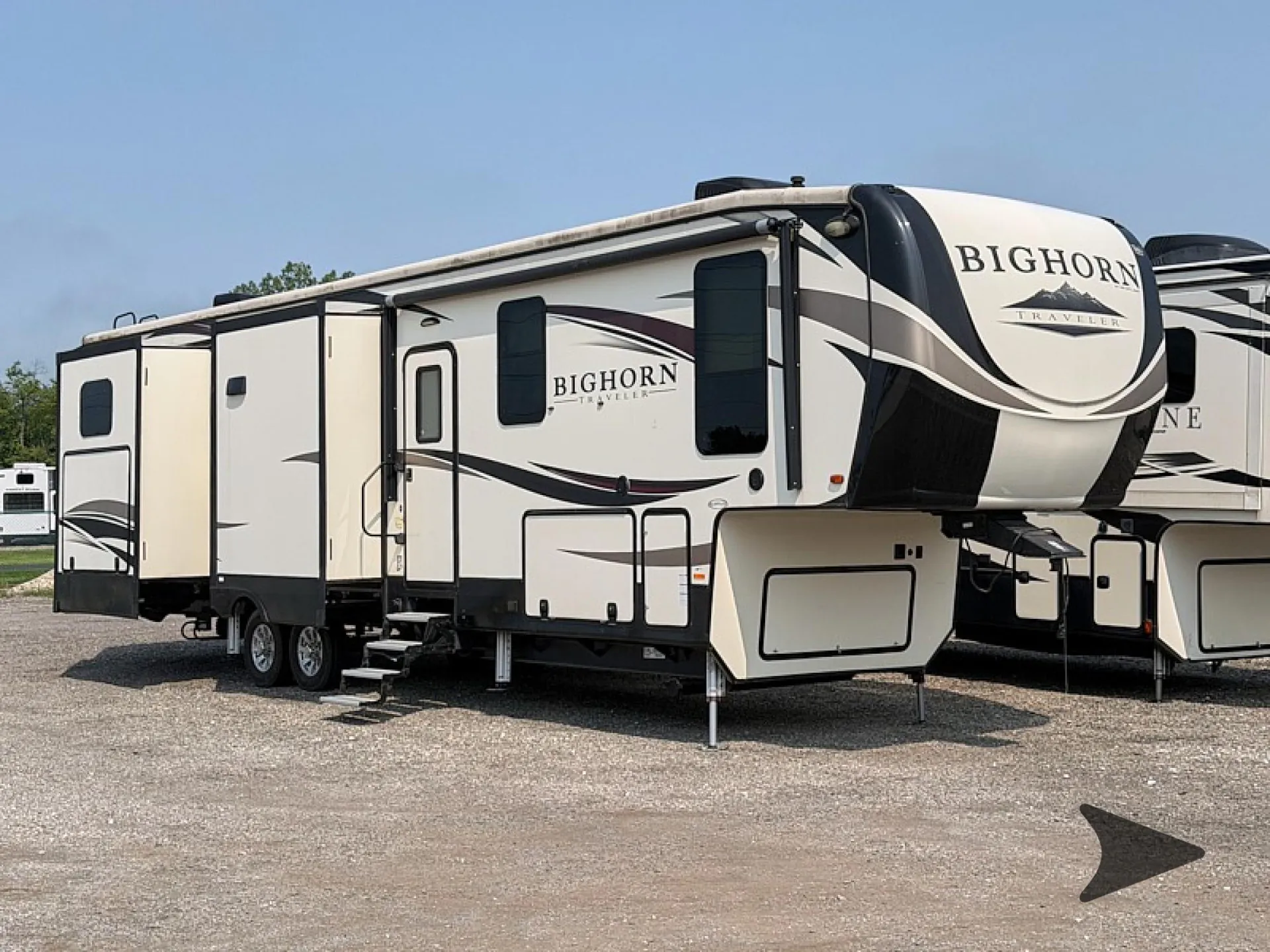2018 Heartland Bighorn Traveler 38BH - Photo 2