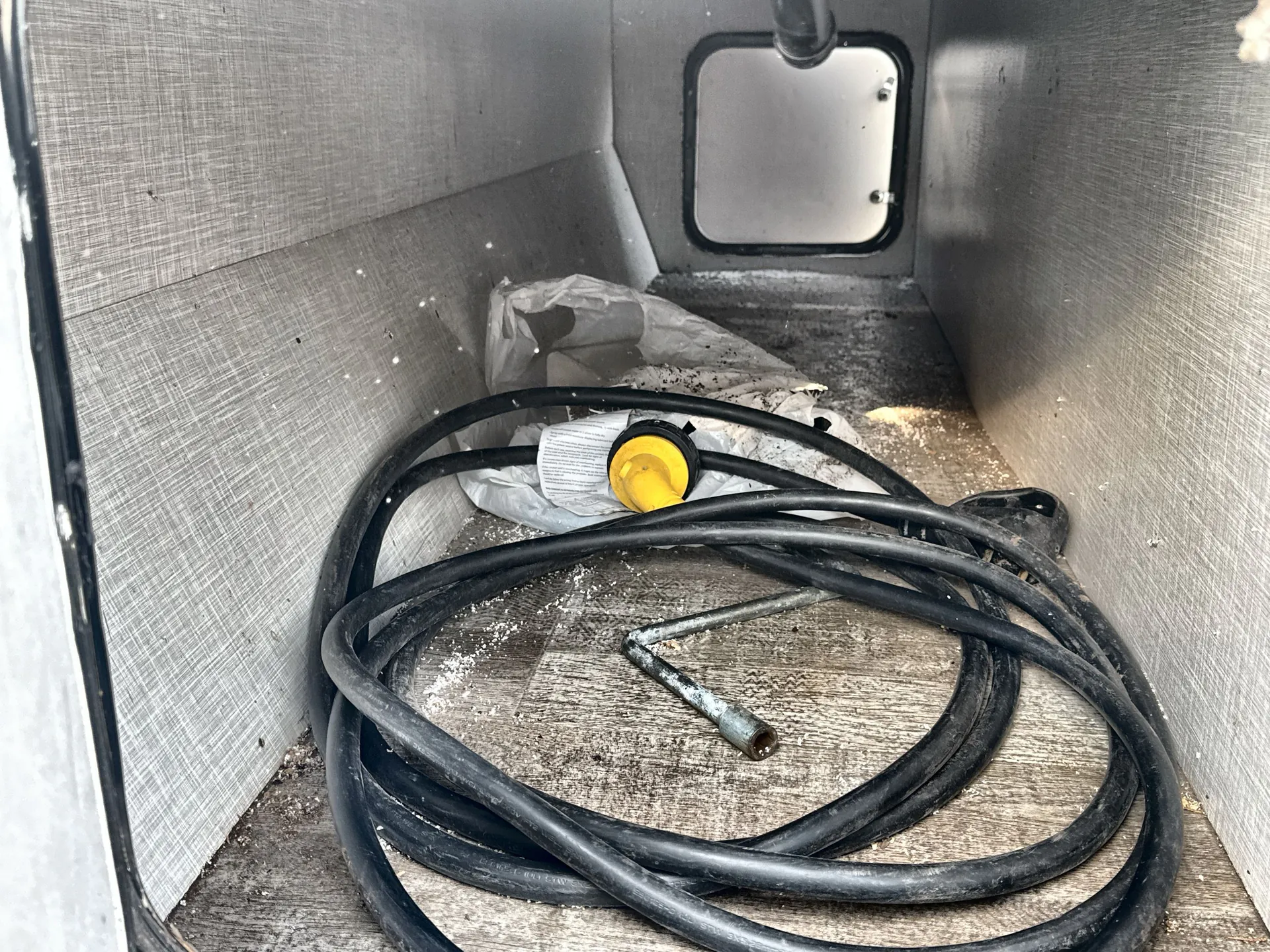 2021 Forest River Rockwood Hard Side A122 — pass through storage