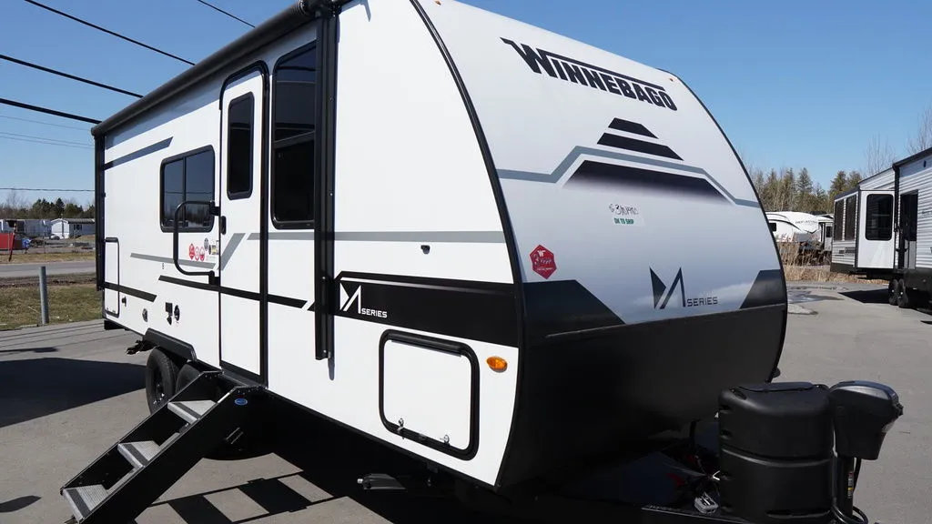 2025 Winnebago M-series 1923RB - Photo 2