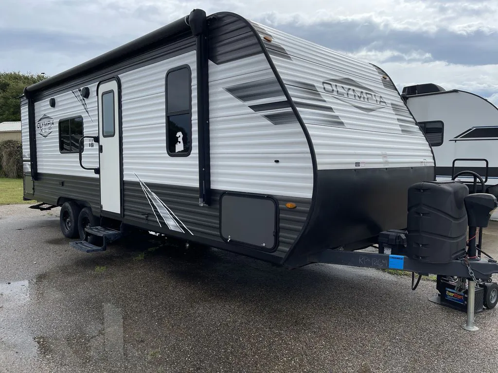 2022 Highland Ridge Light LT275RLS dealer photo 1 from Blue Compass RV