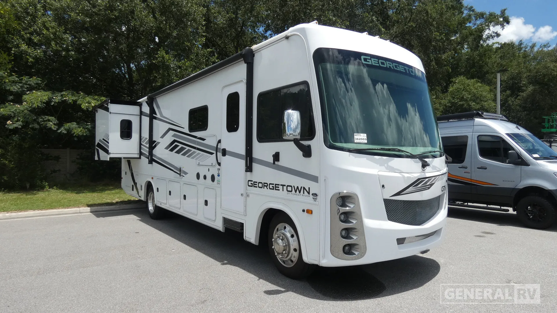 2025 Forest River Georgetown 3 Series GT3 32A3 - Photo 2