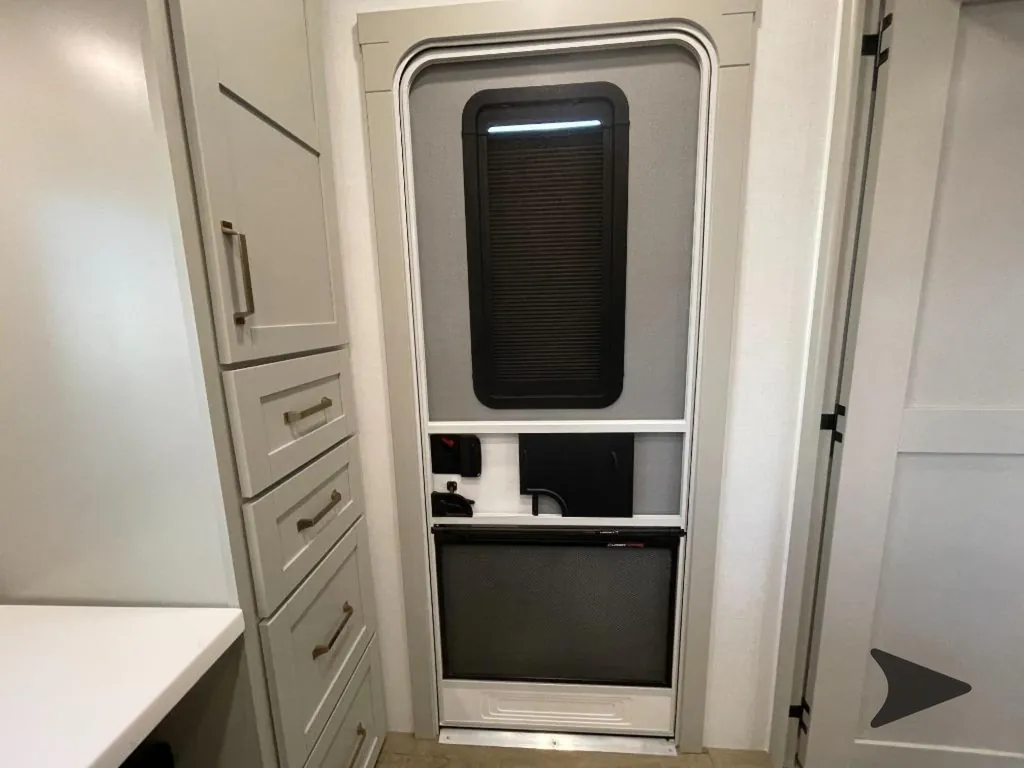 2026 Brinkley Model Z 3515, Photos photo 22