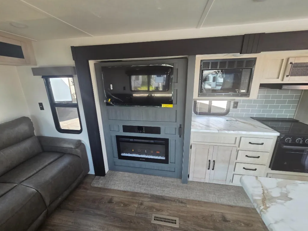 2027 Forest River Puma 290RL, Photos photo 11