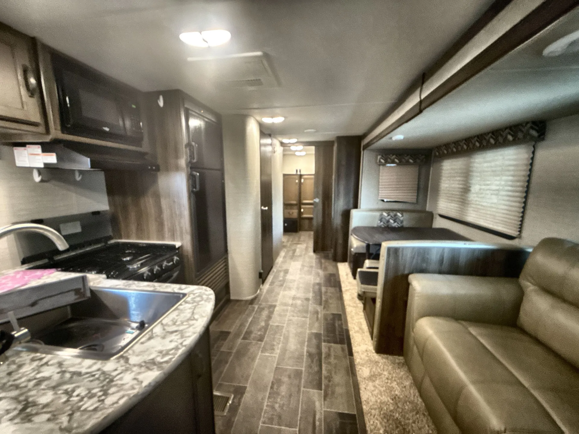 2018 Keystone Bullet 287QBS — living area main