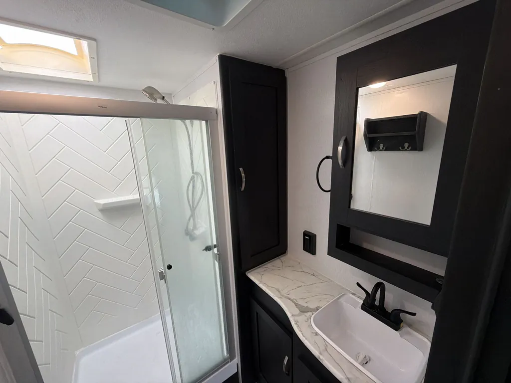 2022 Coachmen Freedom Express Ultra Lite 274RKS, Photos photo 17