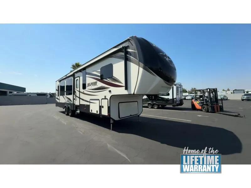 2017 Keystone Alpine 3471RK - Photo 2