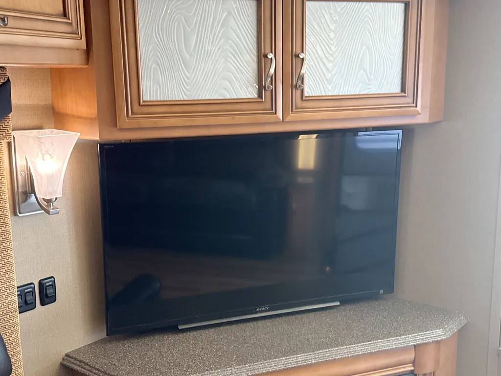 2015 Newmar Canyon Star 3914, Photos photo 13