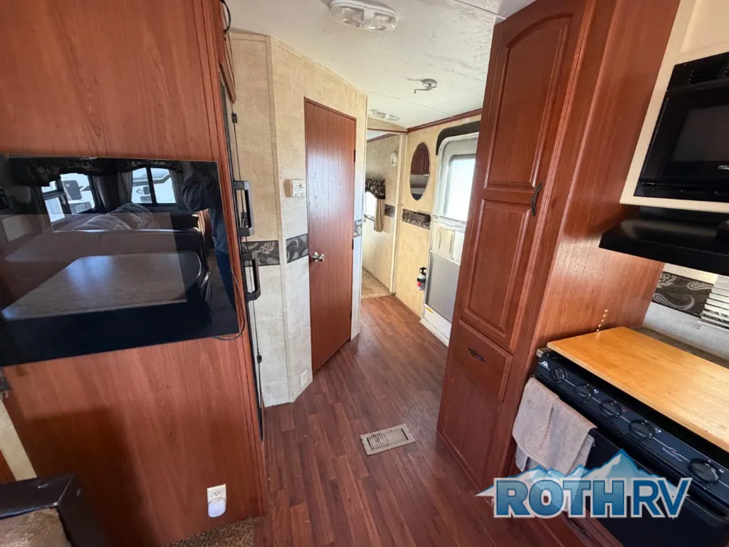 2011 Keystone Outback 298RE, Photos photo 20