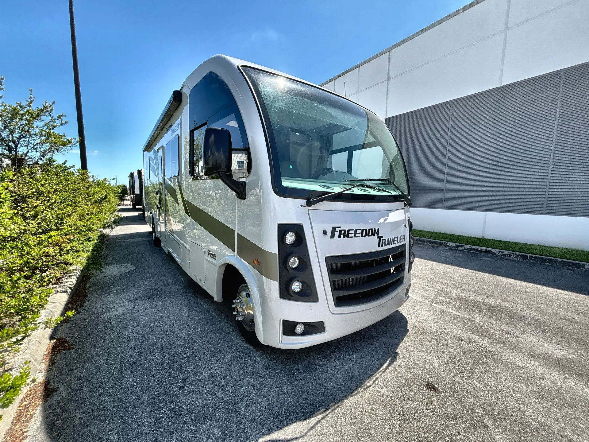2026 Thor Motor Coach Freedom Traveler A28 - Photo 2
