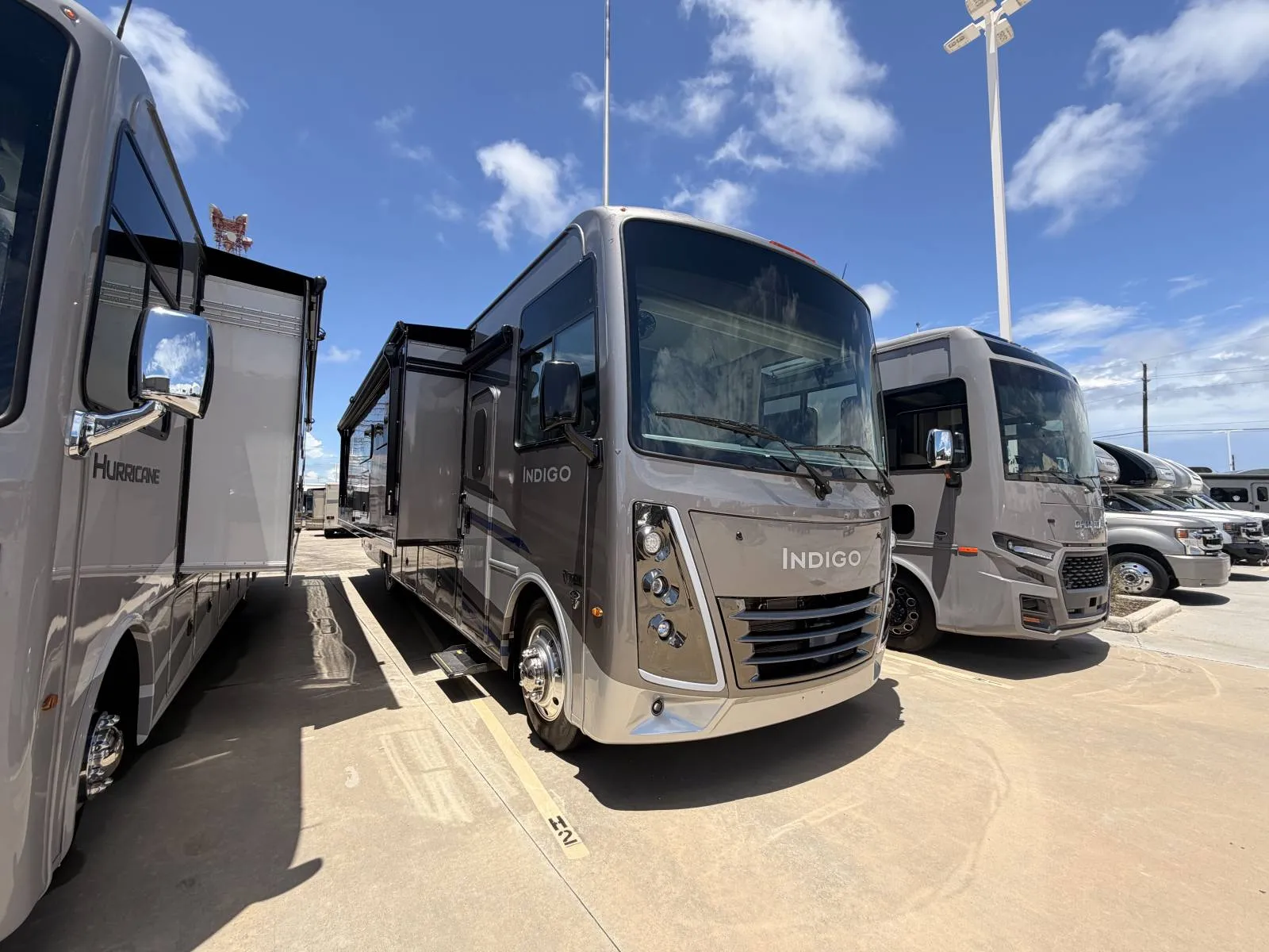 2027 Thor Motor Coach Indigo HH36 - Photo 2