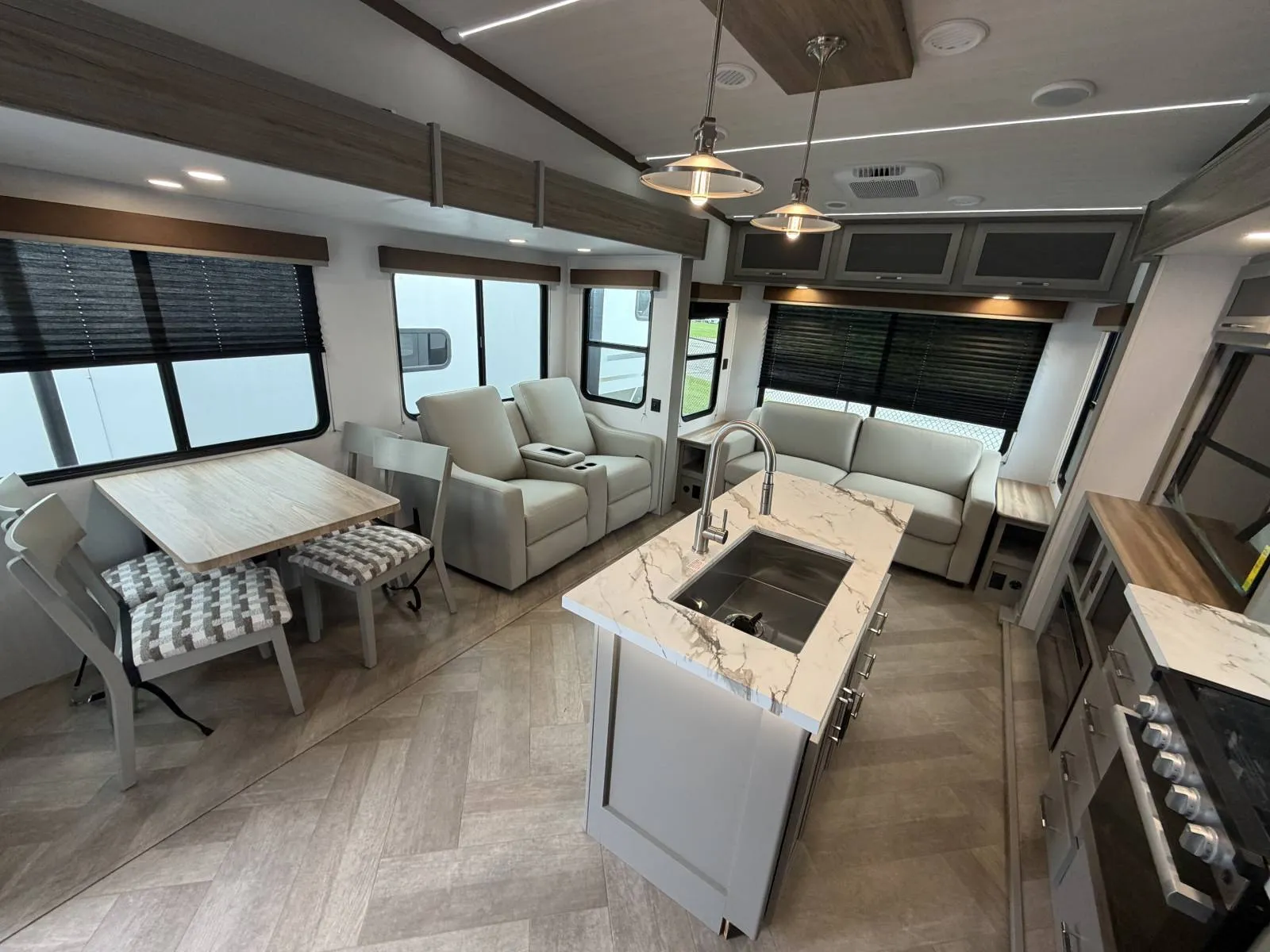 2026 Keystone Sprinter 3590LFT - Photo 4