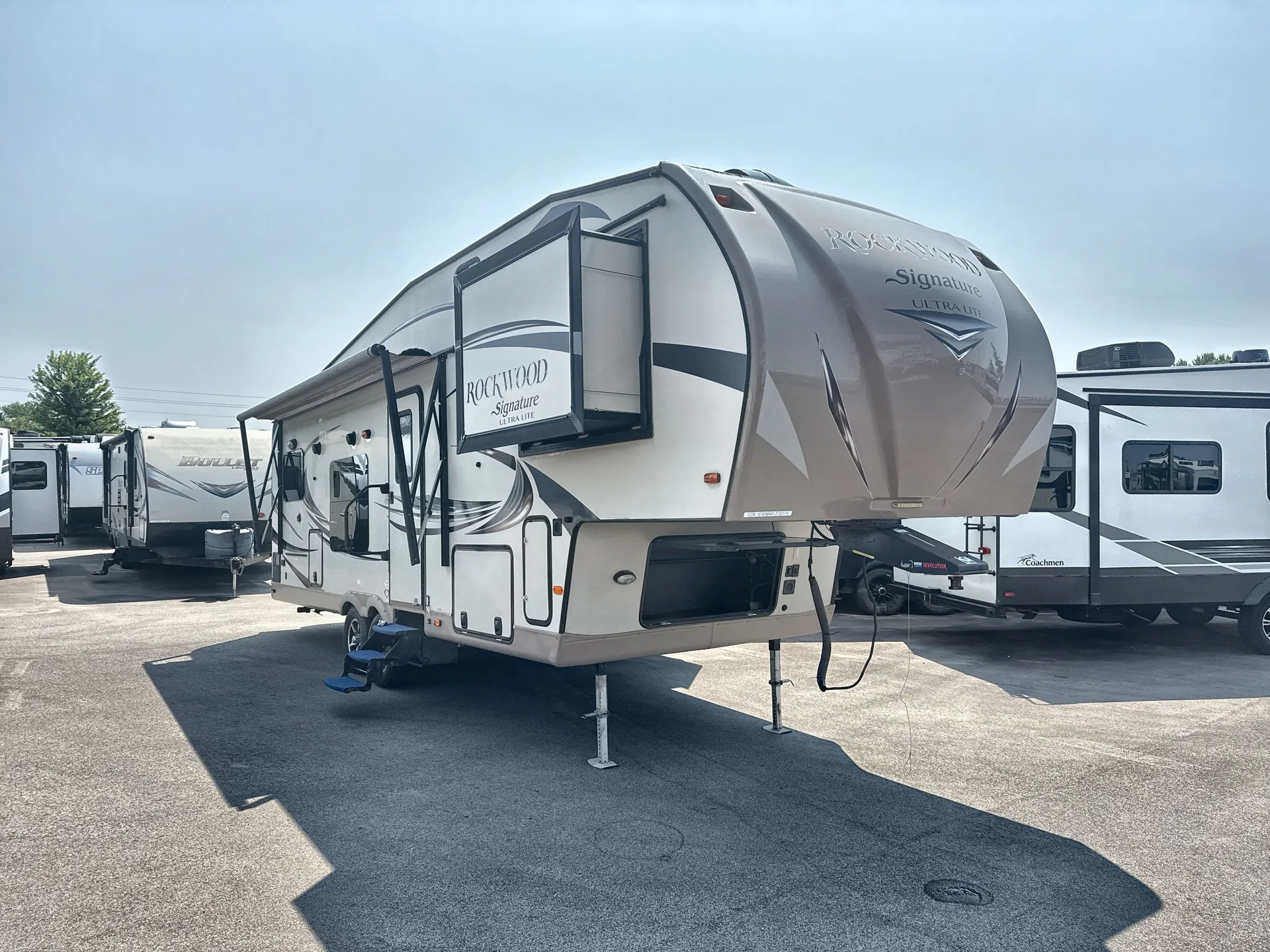 2016 Forest River Rockwood Signature Ultra Lite 8280WS - Photo 2