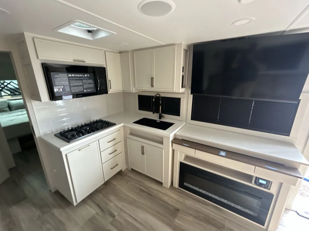 2027 Brinkley Model I 290, Photos photo 24