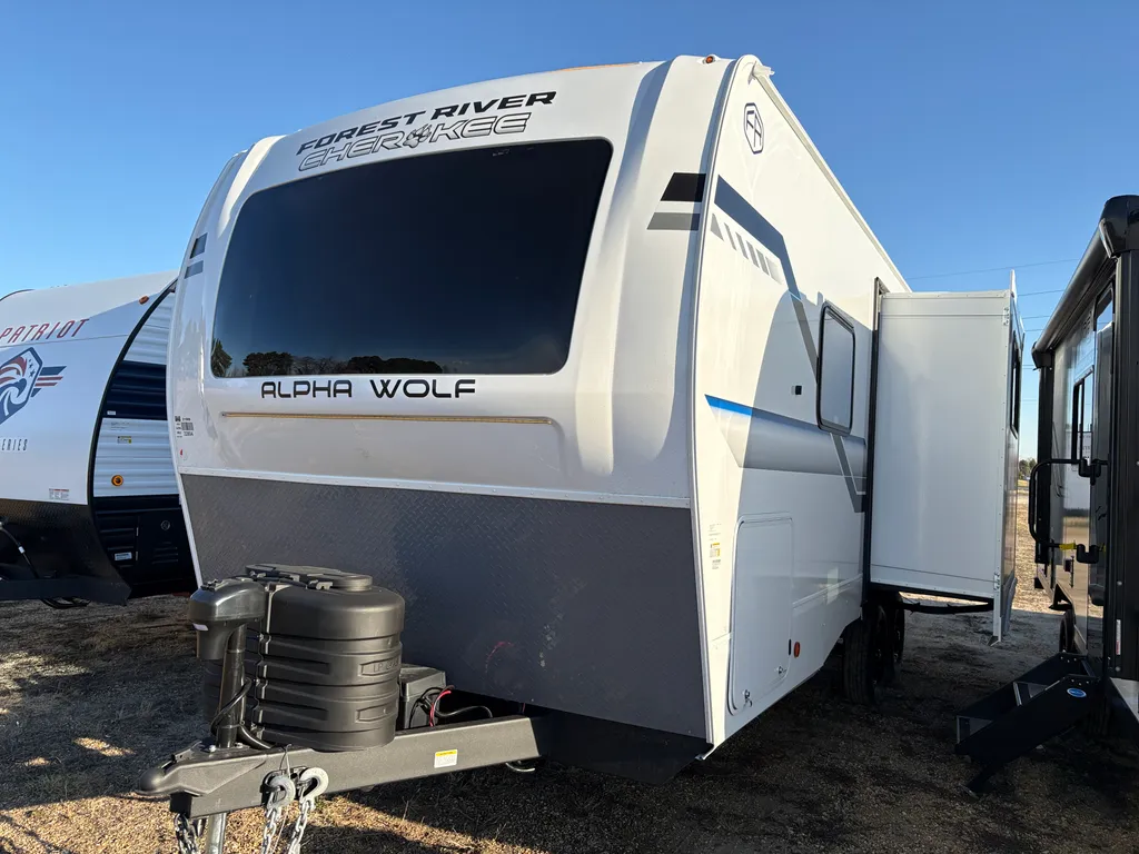 2026 Forest River Cherokee Alpha Wolf 21RB, Photos photo 3